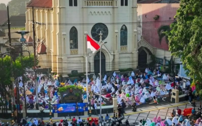 Gereja bergema dengan takbir raya, jadi penyatu dua aliran agama