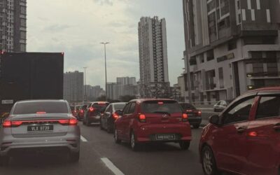 Buka Puasa Dalam Kereta: Alternatif Tenang di Jalan Waktu Puncak