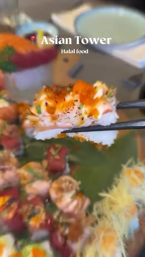 Grenzeloos genieten bij Asian Tower 🍣🔥 Van sushi tot grill, alles ziet er…