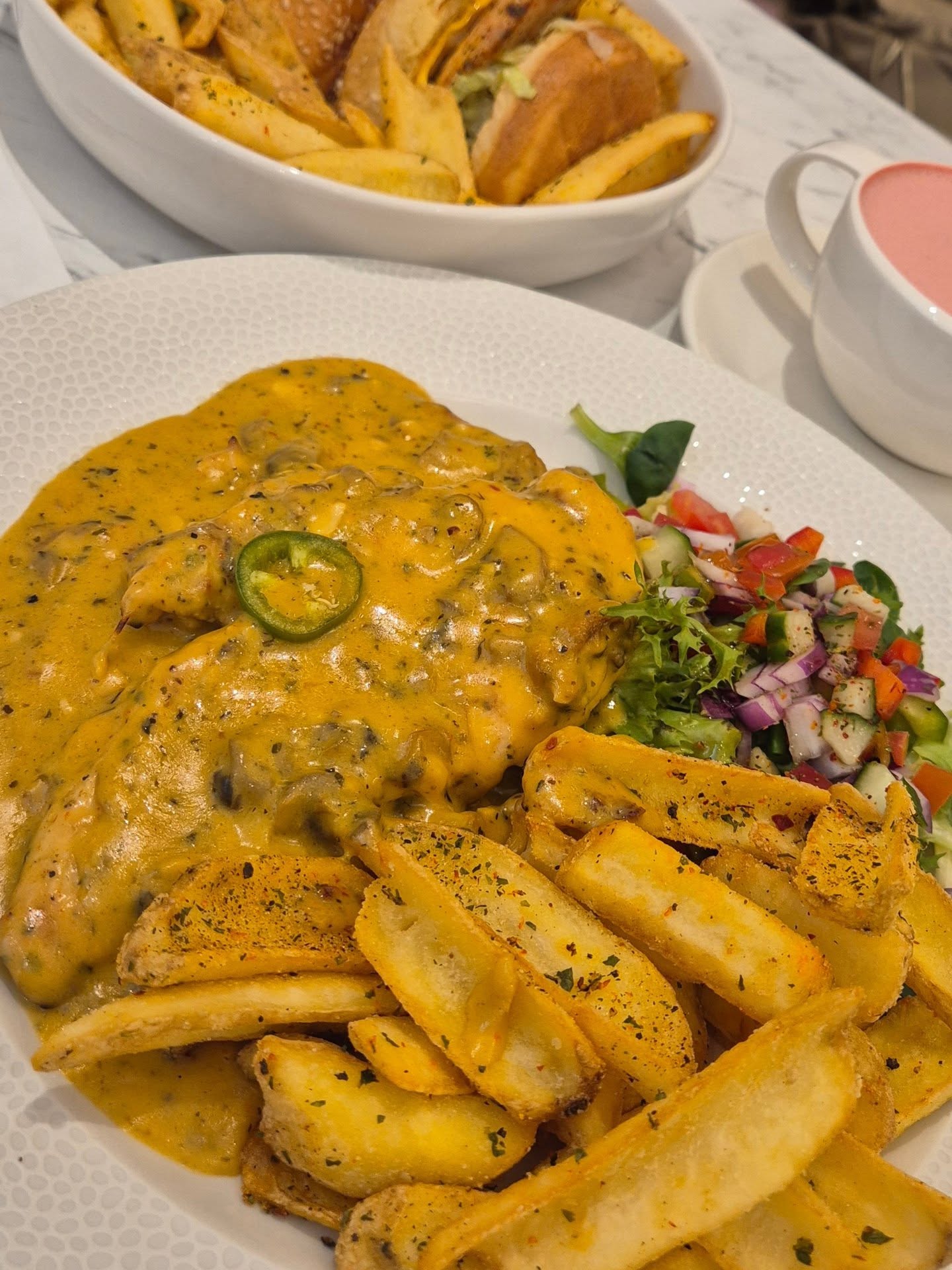 Back at chocoberry_cafe for another visit, and it did not disappoint! Whether…