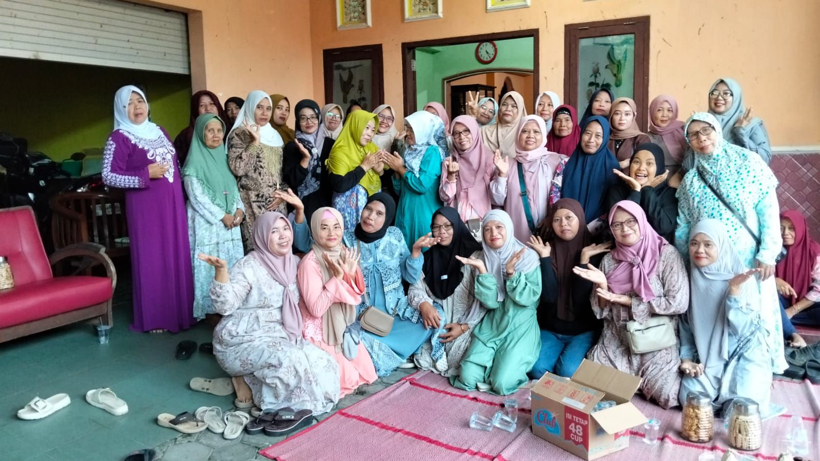 Kegiatan rutin bulanan Rt dlm Rangka halal bihalal #fb froo #fbkegiatan #halal…