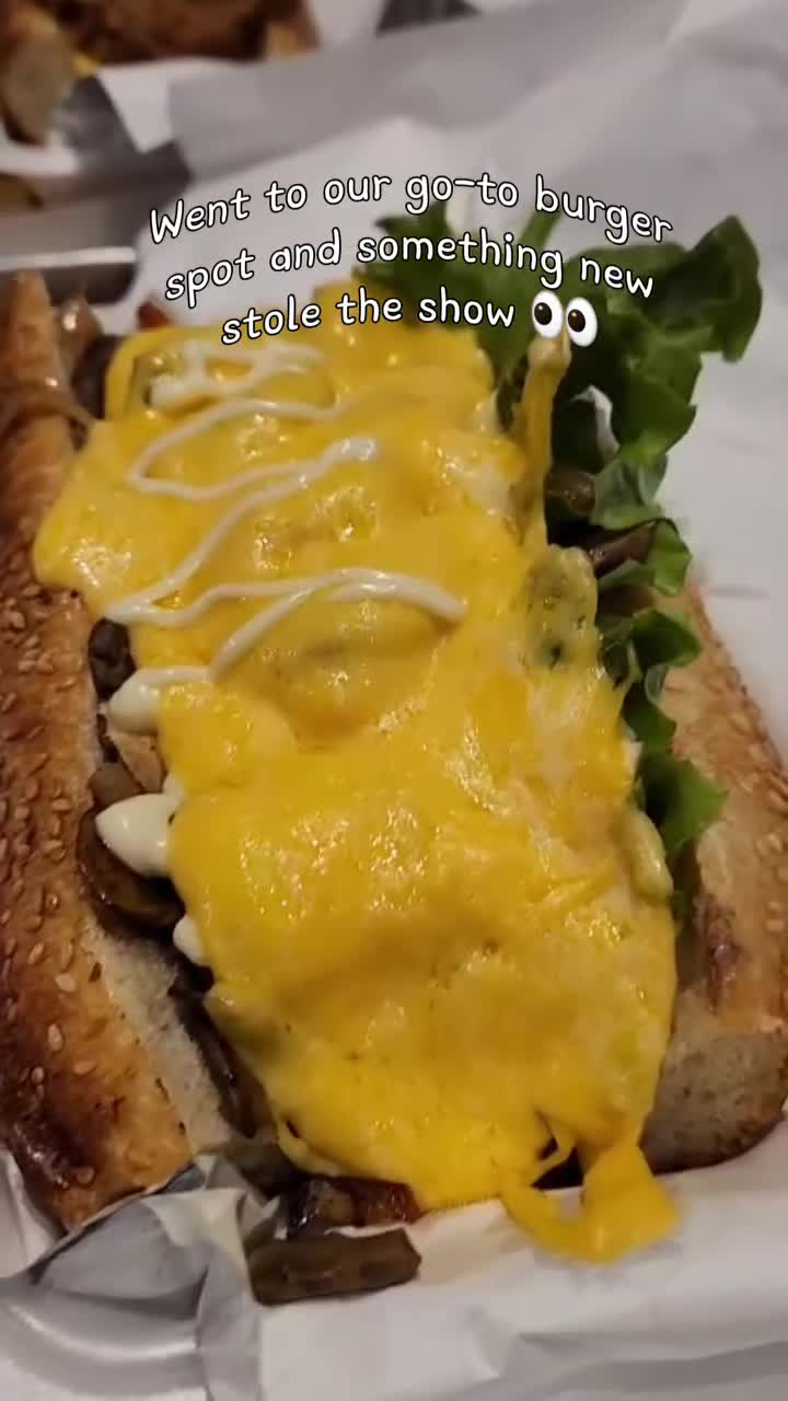 Went for the classic, stayed for the surprise! 😍 New Nashville Crispy Cheese…