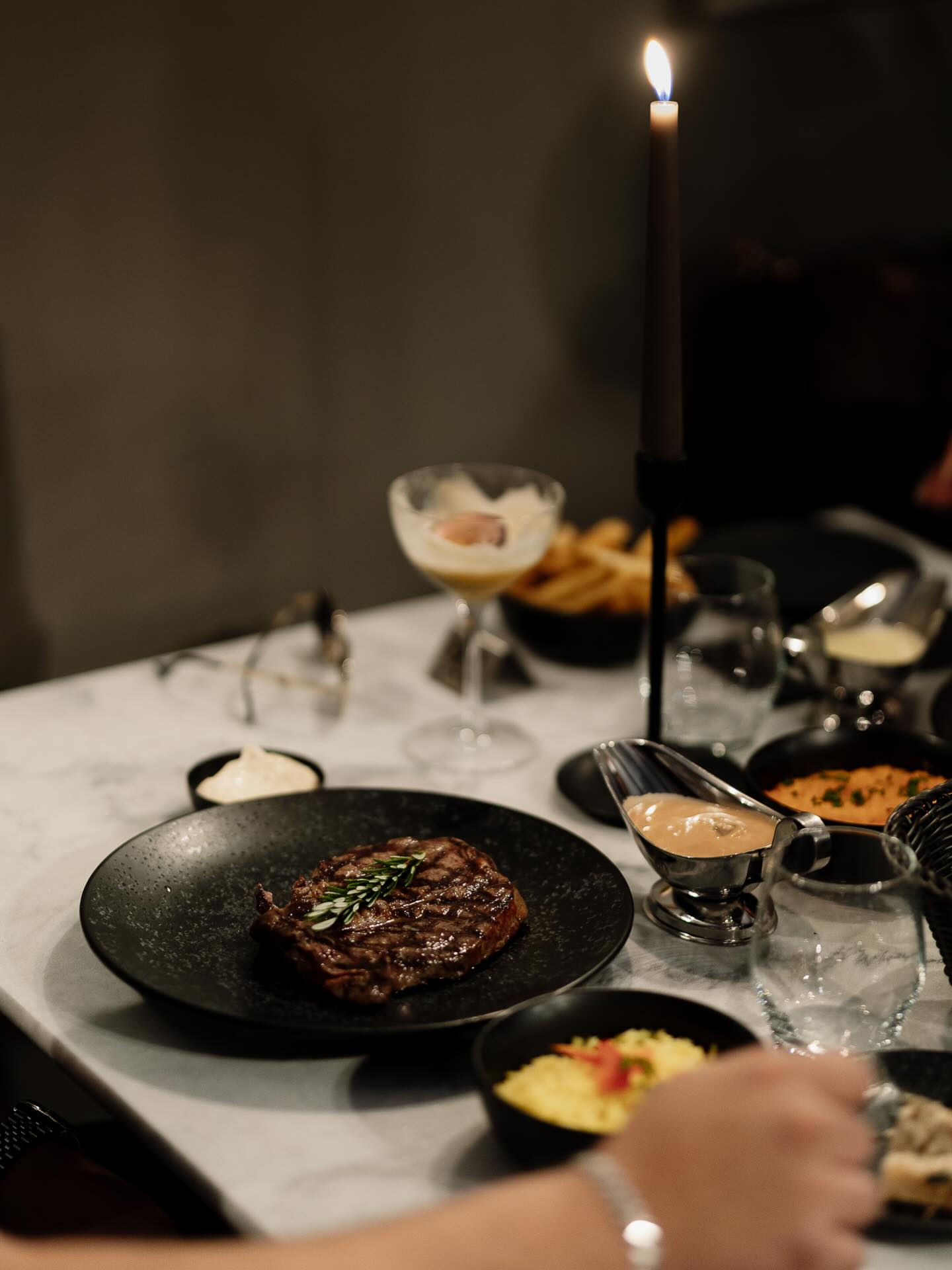 L’intensité d’une entrecôte Black Angus, dans une expérience pensée pour les…